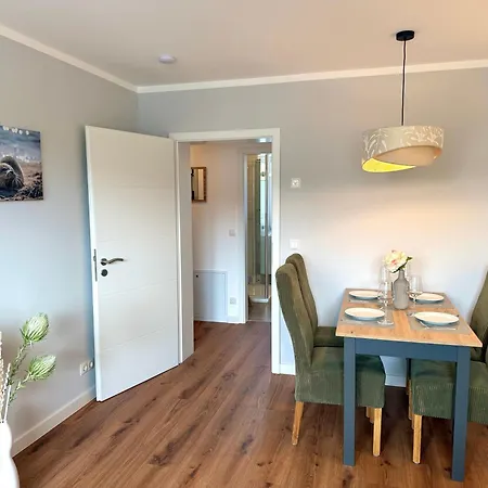 Neu Kleiner Seeloewe アパート